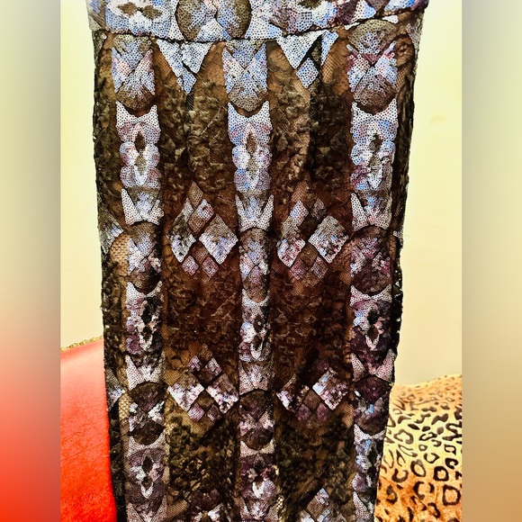 BCBGMAXAZRIA Samara Gunmetal Combo Lace and Sequined Evening Dress, Size 0 - Picture 6 of 13